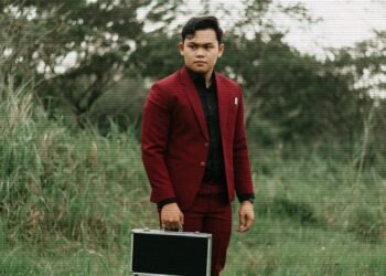 Artwork Yaqin - Pawang