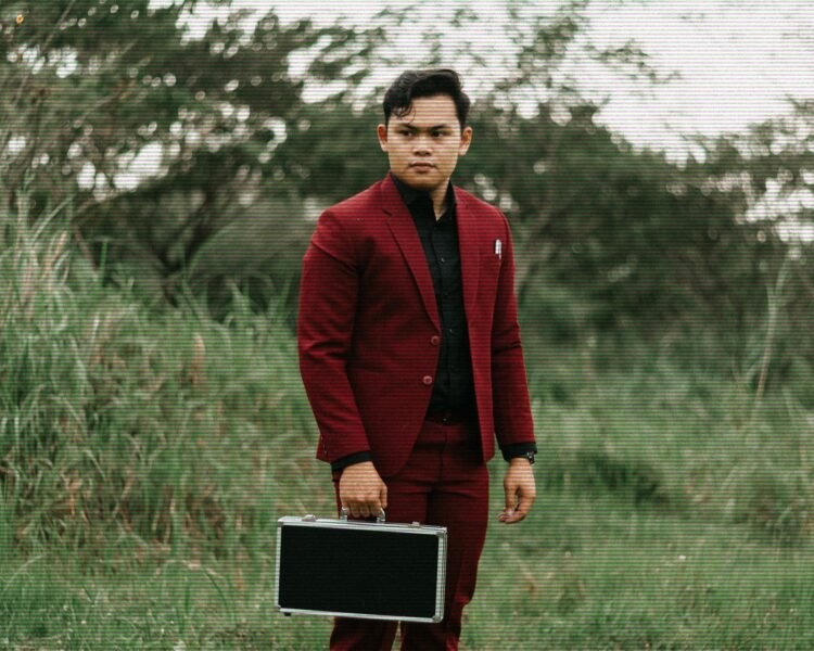 Artwork Yaqin - Pawang