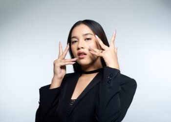 Angelina Punaji - Tertaut