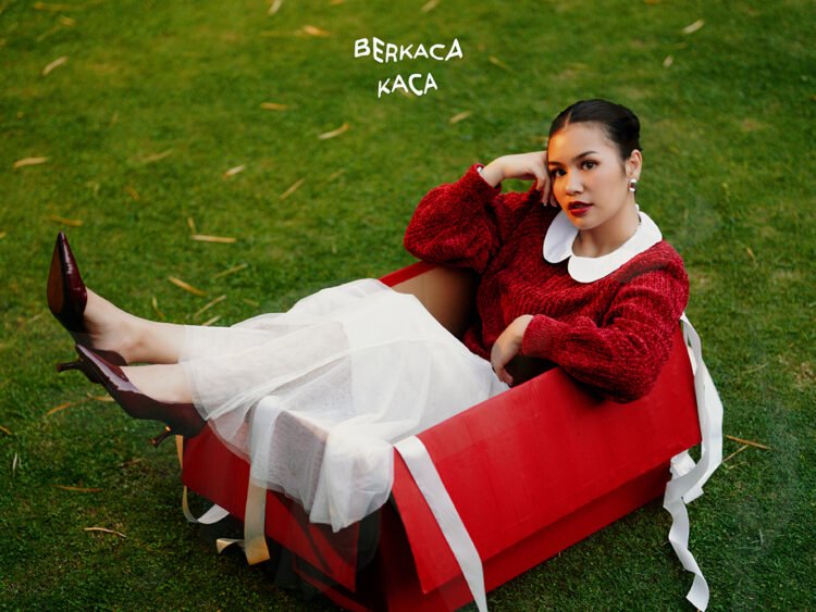 Artwork Vanessa Zee - Berkaca-kaca