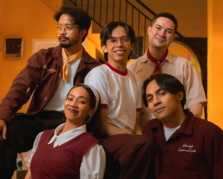 Harra. - 4 Mata 5 Cerita