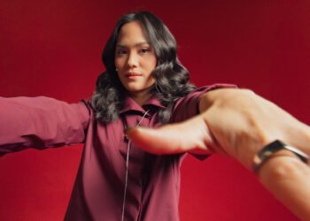 Sheryl Sheinafia - Lepas Kendali