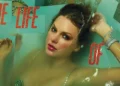 lirik lagu dan terjemahan the life of a showgirl - taylor swift ft sabrina carpenter